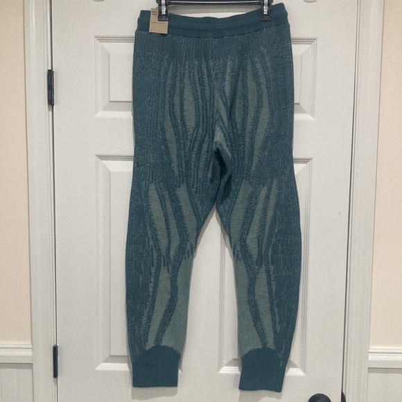 Men’s Nike Yoga pant knit jogger - Picture 2 of 3